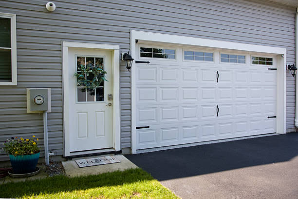 24/7 Emergency Garage Door Panel Replacement experts in Marlin, TX